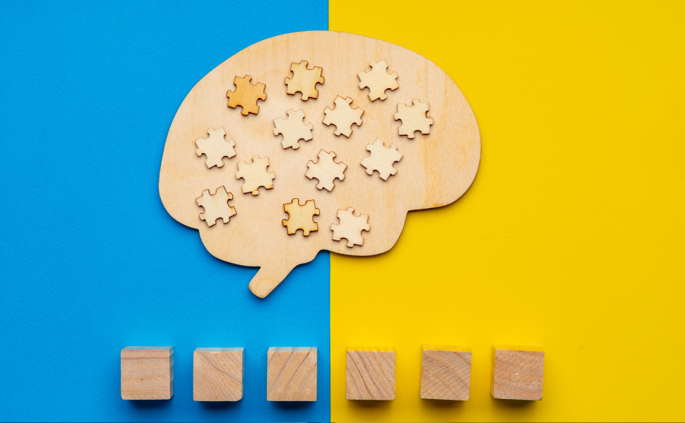 Od prostych kształtów po skomplikowane układanki – jak drewniane puzzle rosną z Twoim dzieckiem?